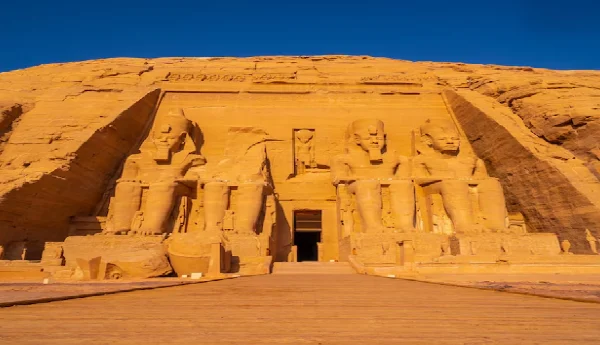 Private Limousine Tour from Aswan to Abu Simbel Temples: 6 Must-See Wonders